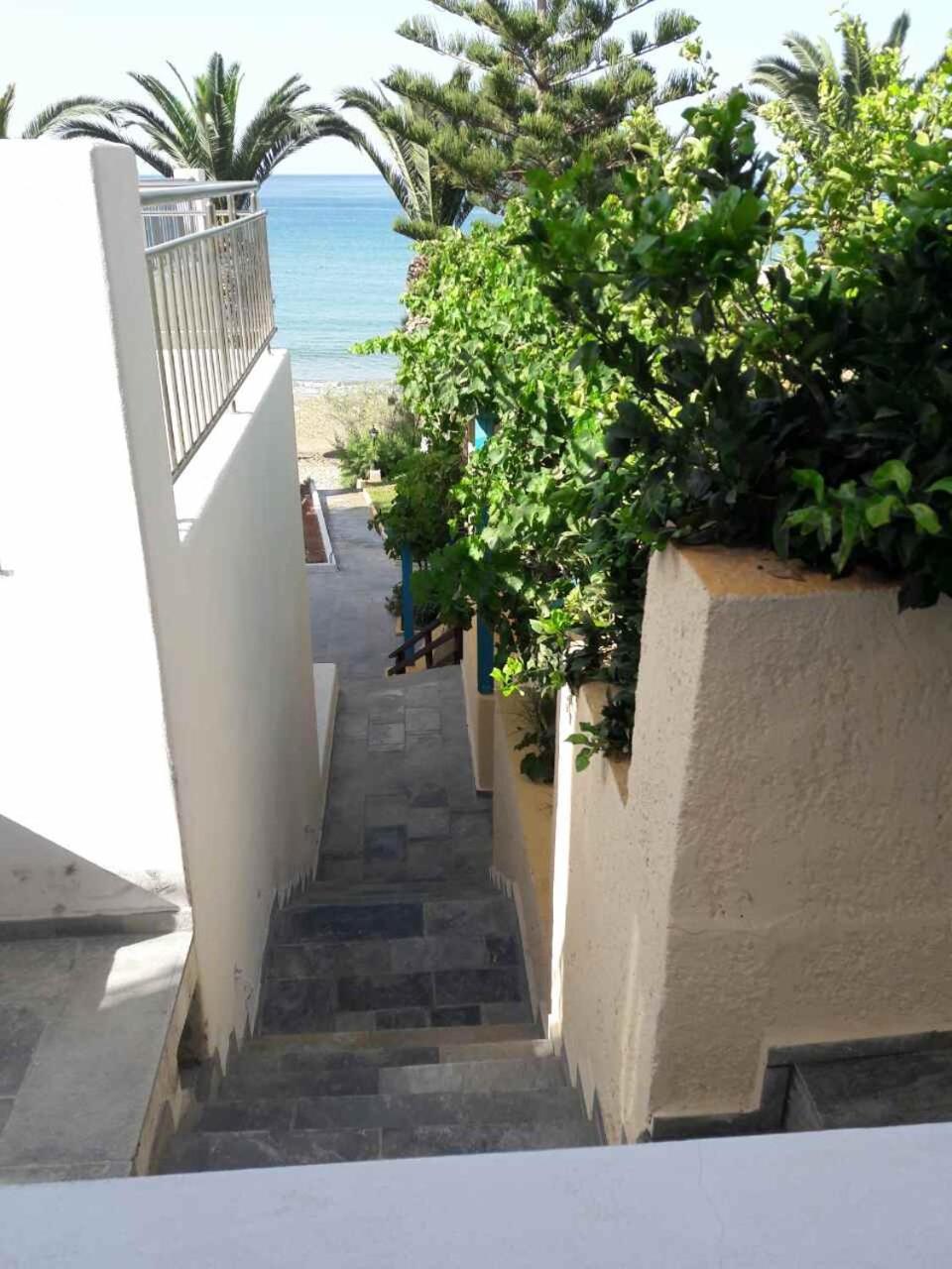 Blue Ocean Apartments Makrýgialos 외부 사진