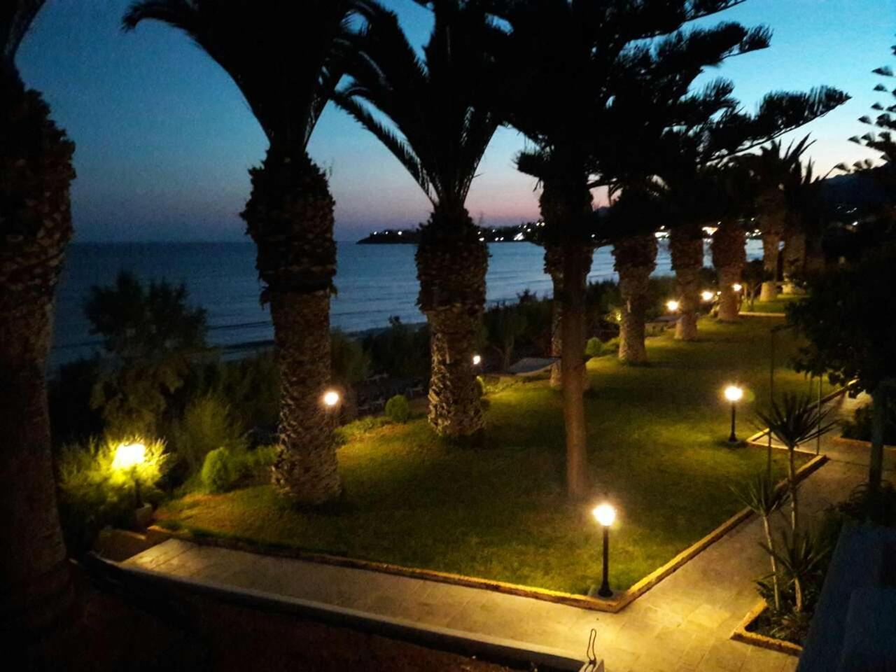 Blue Ocean Apartments Makrýgialos 외부 사진