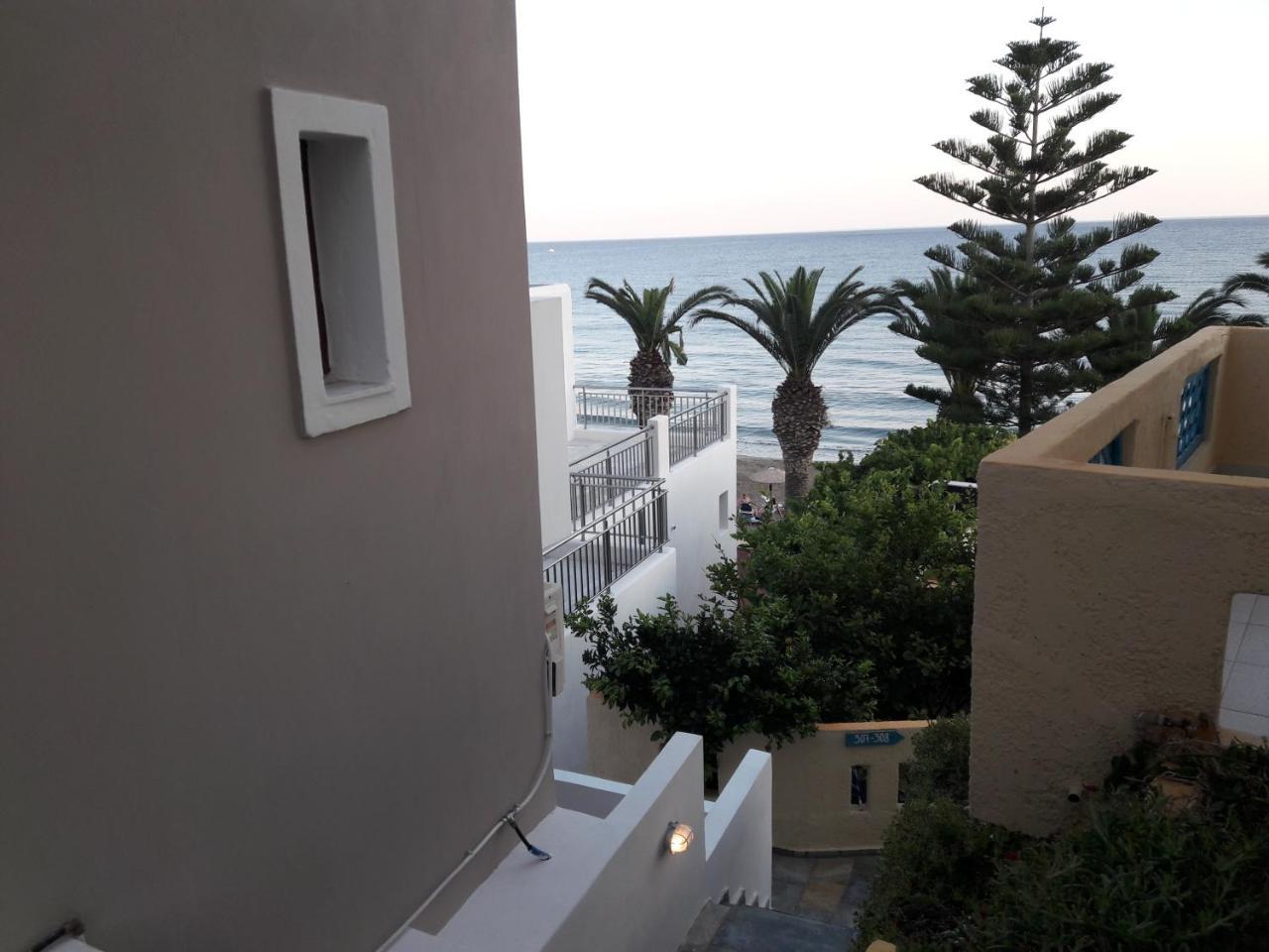 Blue Ocean Apartments Makrýgialos 외부 사진