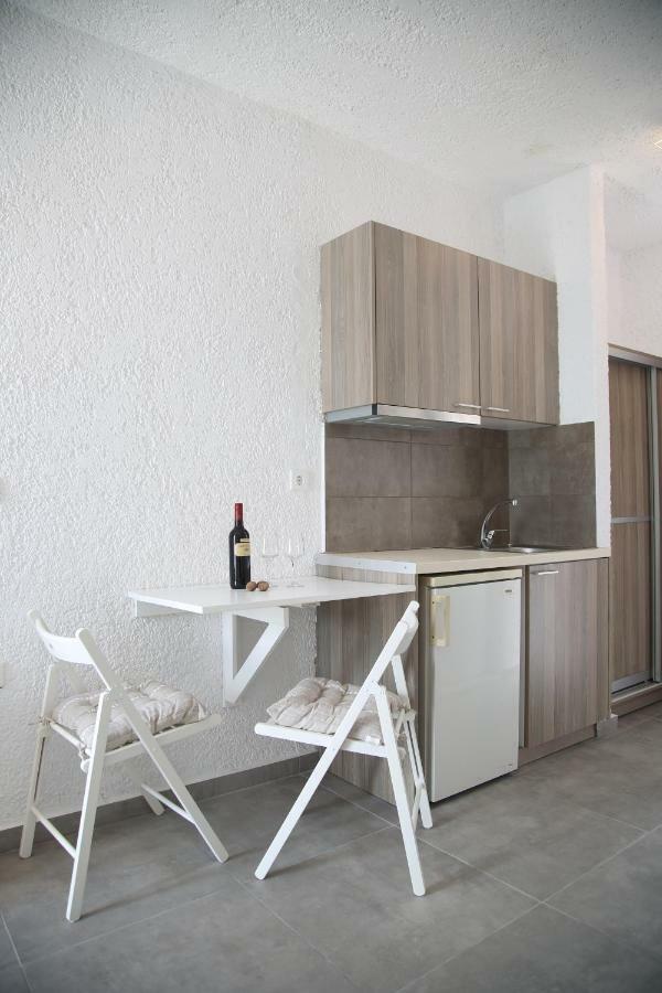 Blue Ocean Apartments Makrýgialos 외부 사진