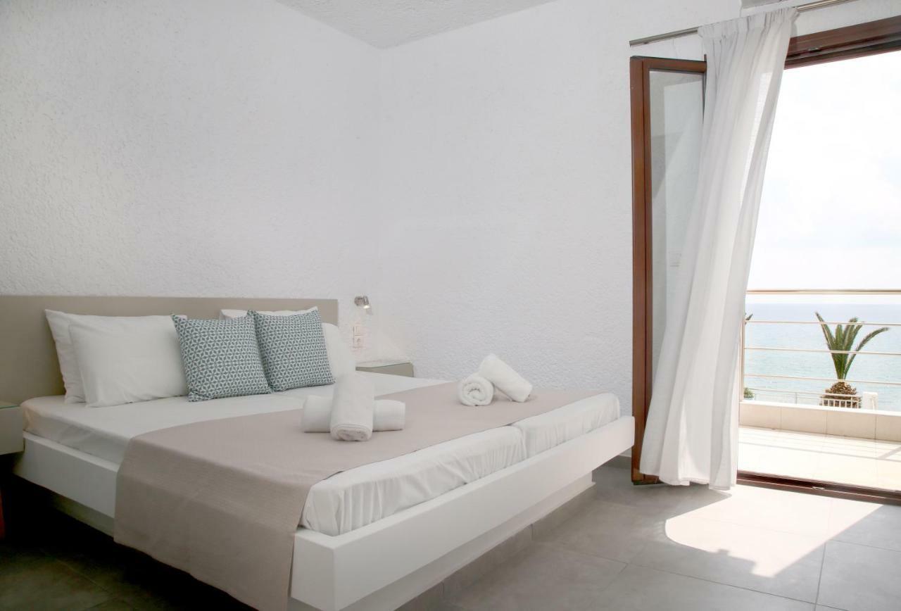 Blue Ocean Apartments Makrýgialos 외부 사진
