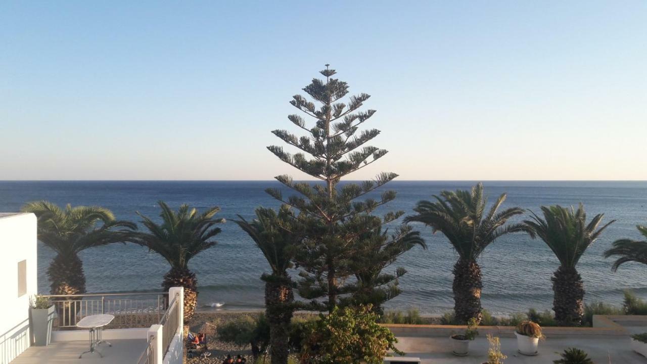 Blue Ocean Apartments Makrýgialos 외부 사진